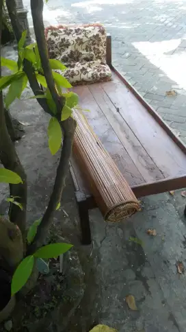 Lincak jagongan santai