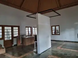 Di jual cafe sayap Cipaganti bangunan siap pakai
