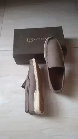 Sepatu slip on everbest no : 42
