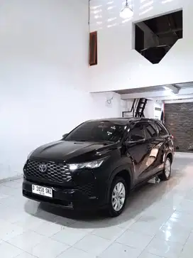 Innova Zenix 2.0 V 2023 Matic