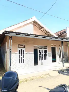 Rumah Siap Huni Area Padat Penduduk Di Desa Karangmalang Brebes