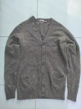 Jual switer wool uniqlo original