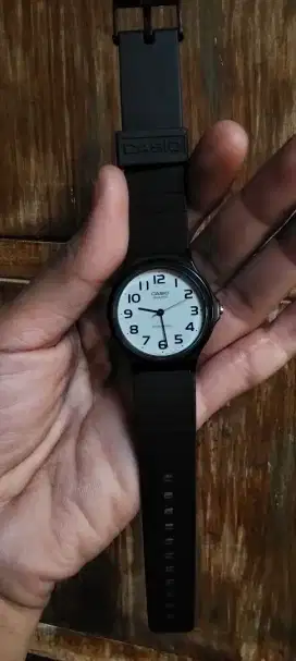 Jam CASIO MQ-24-9B