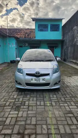 Toyota yaris S manual 2010