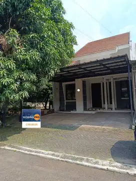 BU Rumah Hoek Legenda wisata cibubur