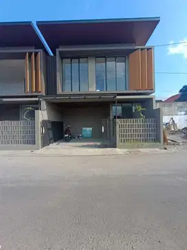 DIJUAL RUMAH BARU KONTEMPORER MODERN DEKAT SINDU KUSUMA EDUPARK