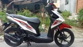 Honda beat esp tahun 2015.