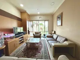 DIJUAL CEPAT SENAYAN RESIDENCE 3 BEDROOMS 165M2 FURNISHED HARGA NEGO