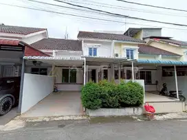 Disewakan Rumah 2 Lantai di Permata Regency  Baloi