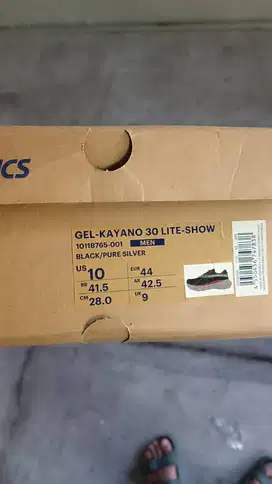 Sepatu Lari Asics Gel-Kayano 30 Lite-Show