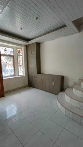 Disewa rumah 2 lantai siap huni di taman palem lestari