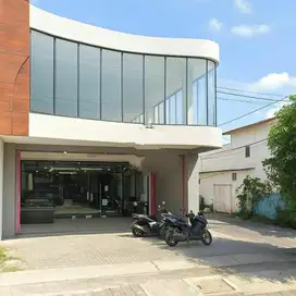 Disewakan bangunan 3 lantai ditengah kota jogja