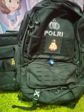 Ransel hitam khusus anggota