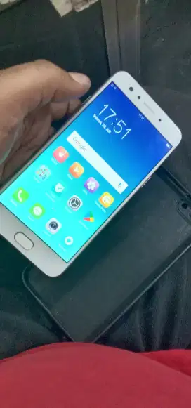 Oppo F3 ram 4/64gb.hrg nett.ambil ditempat