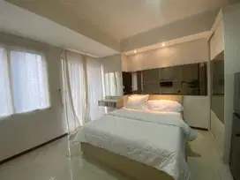 studio furnish bagus lantai rendah view pool Apt.Royal Mediterania Res
