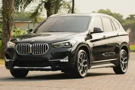 Garang! BMW X1 XLine 2021 LCI Panoramic Black 320i c200 218i
