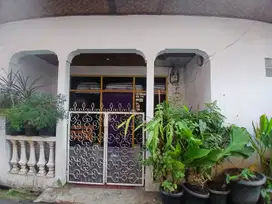 Rumah 2 Lantai Bagus Murah Strategis di Otista Bidaracina Jatinegara