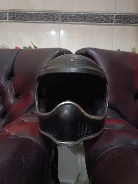 Helm cakil Ghostbone
