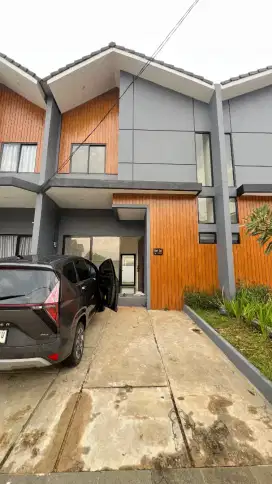 Disewakan Rumah 2 Lantai 3KT 3KM + Taman