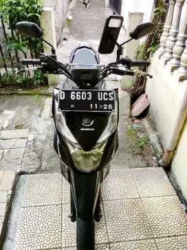 Beat Street Hitam 2016