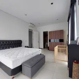 Dijual Rumah di Kamandaka Kota Baru Parahyangan, Mewah 2 Lantai