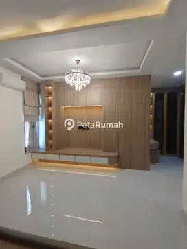 Dijual RUMAH JALAN STARBAN KOMPLEK JEWEL PARK DAERAH POLONIA