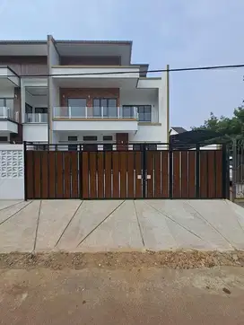 Rumah Baru, Bangunan Mandiri, 2 Lantai, Barat Daya, Di Perum Nusa Loka