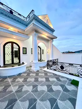 Brand Jagakarsa New Modern Classic House With Spacious Double Rooftop