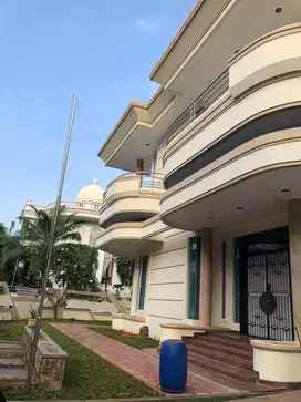 Jual / sewa rumah pik luas 820m hoek SHM bagus