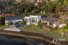 FREEHOLD IDYLLIC BEACHFRONT VILLA IN CANDIDASA
