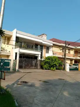 Rumah Asri 2lt di Perum Green Garden Kedoya Jakarta Barat