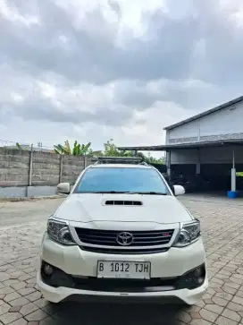 Fortuner 2014 TRD diesel manual. Km 116rb