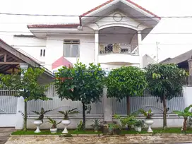 Rumah Besar Tengah kota cocok untuk Bisnis Kos Dekat Kampus Polinema