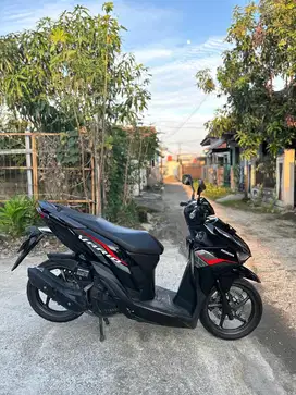 Vario 125 2023 warna hitam