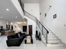 Dijual Rumah Luas 300m, dekat Springfield Int’l School