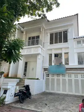 Jual rumah BGM PIK Crown gold 10x25 view danau BAGUS banget SHM