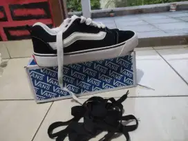 SEPATU VANS KNU BLACK AND WHITE NEW