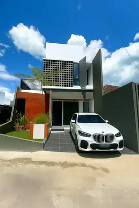Rumah Cantik Modern Naturalis Estetik 2 Lantai di Sewon dekat Kampus I