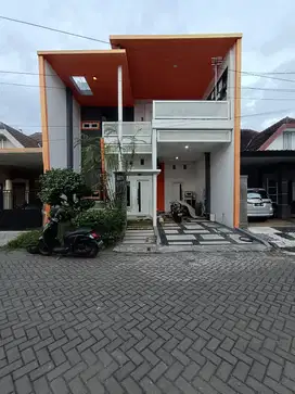 DI JUAL RUMAH MEWAH 2 LANTAI MENDUT REGENCY BANYUWANGI