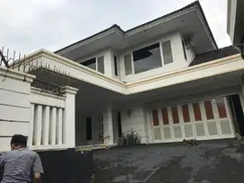 Rumah Pondok Indah, Gedung Hijau Raya 560m2