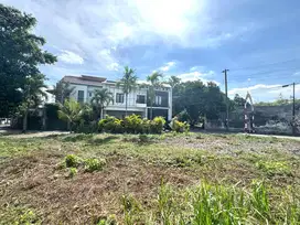 Tanah Samping Kampus UGM Jogja, Lingkungan Premium