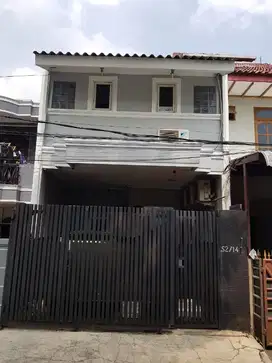 Rumah keker jual cepat lokasi strategis di Pondok Kelapa Jakarta Timur