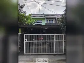 Dijual Rumah 2 Lantai Posisi Hoek di Villa Mutiara Gading 2