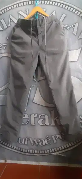 UNIQLO  Celana Slimfit