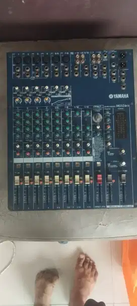 Mixer Yamaha 12CH