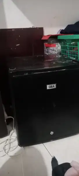 Kulkas Mini GEA GMB-50