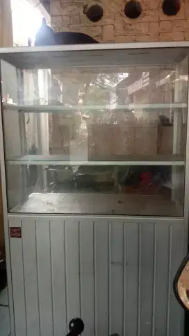 Jual Etalase Bekas