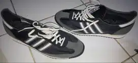 Di jual sepatu adidas ori type sl 72 rs..