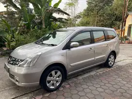 Nissan Grand Livina 2010