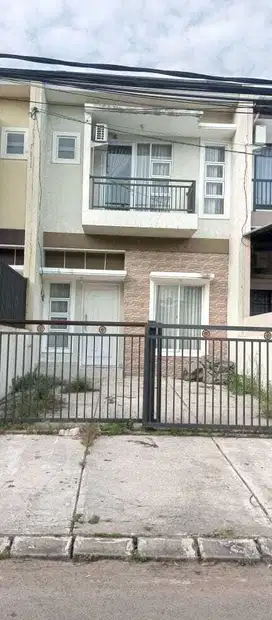 Rumah 2 Lantai Semi Furnish Lokasi Strategis - Citra Raya, Tangerang